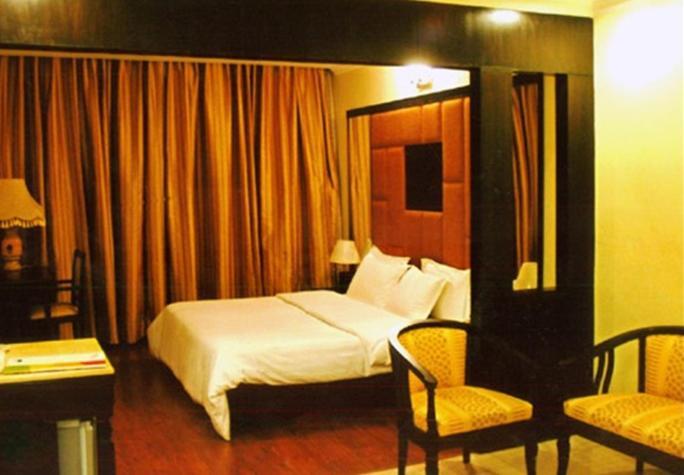 Metro43 Hotel Chandigarh
